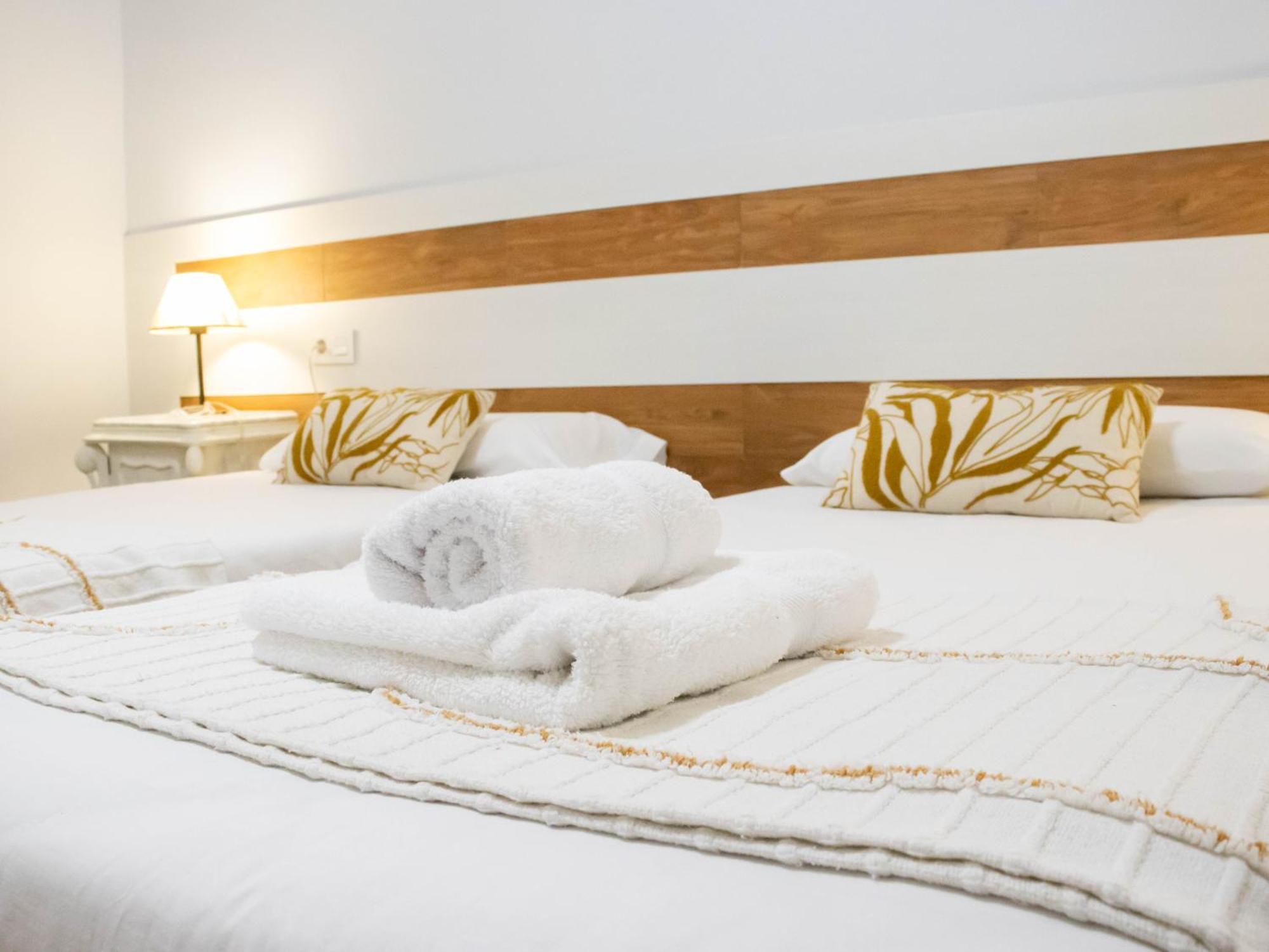 Apartamentos Turisticos Кульяр-Вега Экстерьер фото